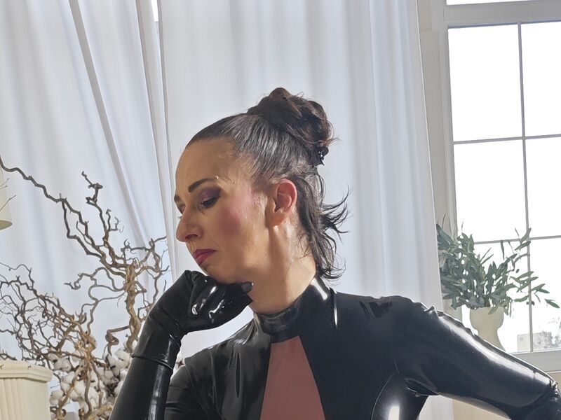 How to get close cam girls for pussy licking preferences